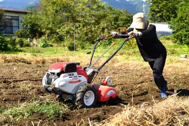 필수 농기계 관리기와 다양한 농기계 종류